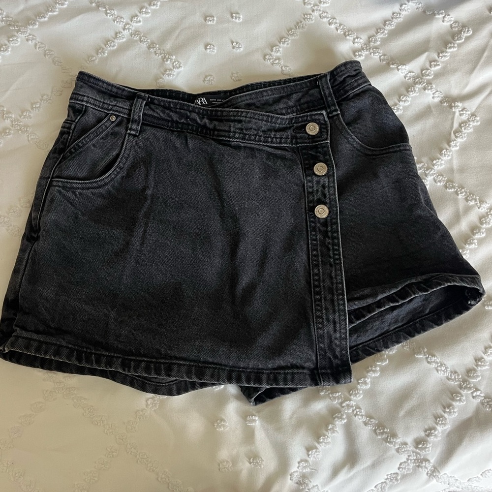 Zara denim black skort
